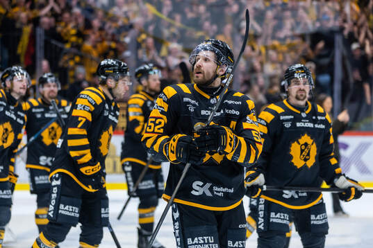 Skellefteås Arvid Lundberg jublar