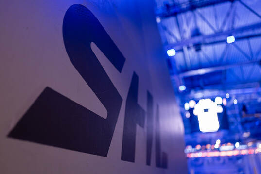 SHL logo på vägg