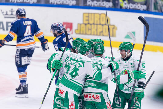 Rögles Fredrik Olofsson jublar