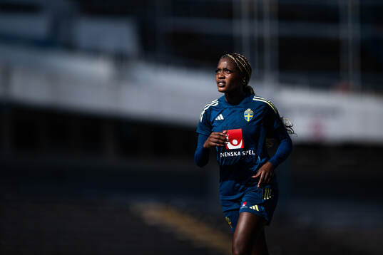 Evelyn Ijeh of the Swedish women's national football team