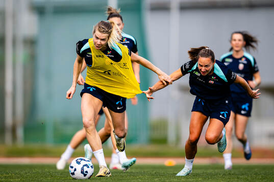 Ada Hegerberg and Marit Bratberg Lund of the Norwegian