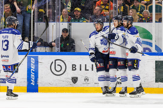 Karlskogas Tim Barkemo jublar