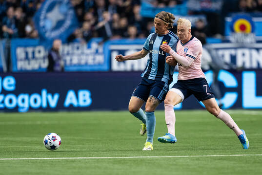 Djurgårdens Jeppe Okkels och Malmö FFs Otto Rosengren