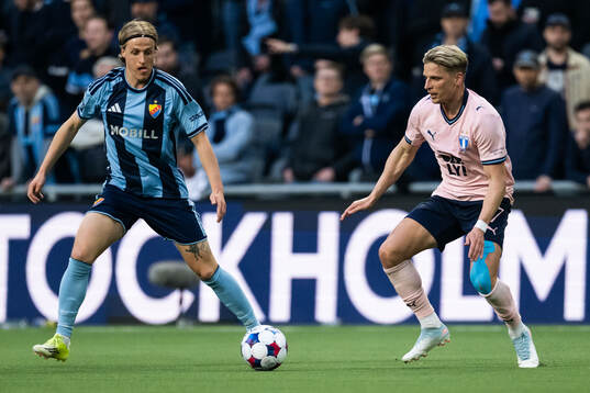 Djurgårdens Jeppe Okkels och Malmö FFs Jens Stryger Larsen