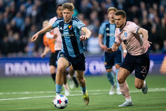 Djurgårdens Patric Åslund och Malmö FFs Gabriel Busanello