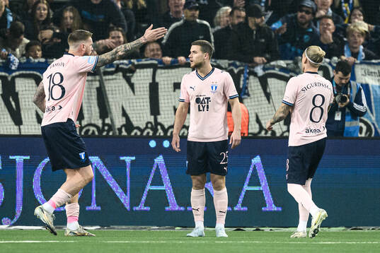Malmö FFs Pontus Jansson, Gabriel Busanello och Arnor