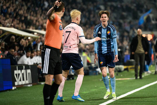 Djurgårdens Max Larsson reagerar