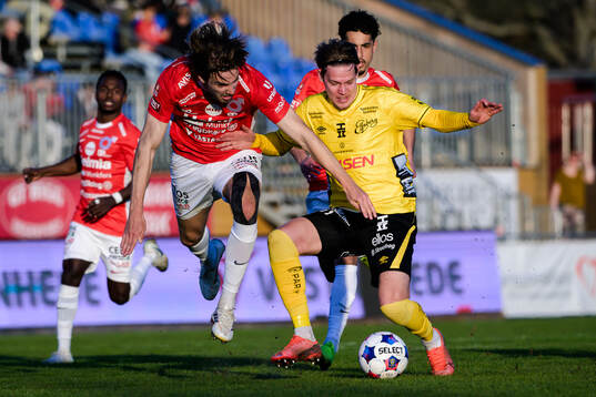 Degerfors Juhani Pikkarainen och Elfsborgs Taylor Silverholt
