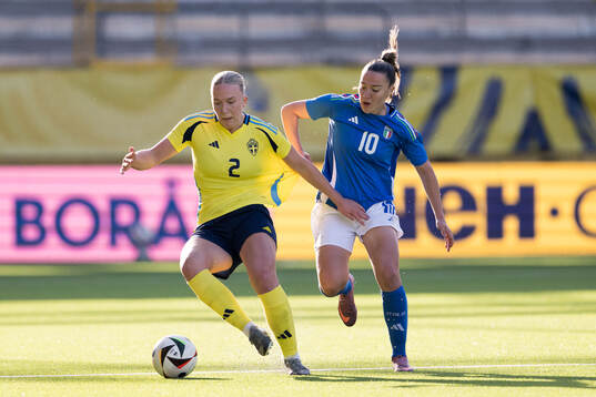 Thindra Mattsson of Sweden and Eleonora Ferraresi of Italy