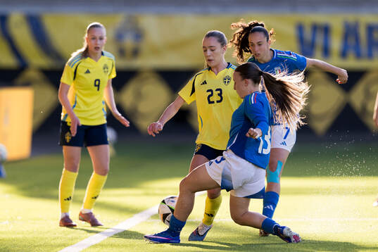 Augusta Priks of Sweden and Giulia Galli of Italy