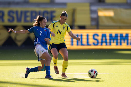 Giulia Galli of Italy and Thea Staffansson of Sweden