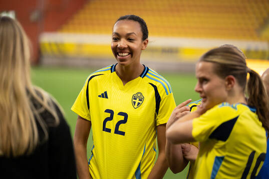 Olivia Okara of Sweden celebrates