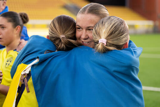 Alice Broman of Sweden celebrates