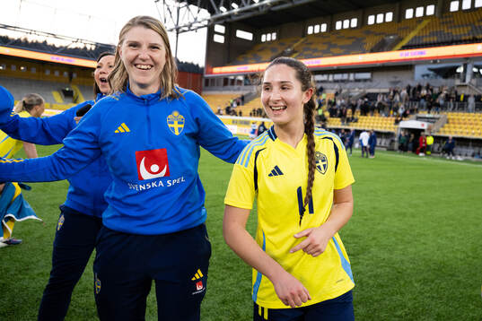 Filippa Sjöström of Sweden celebrates