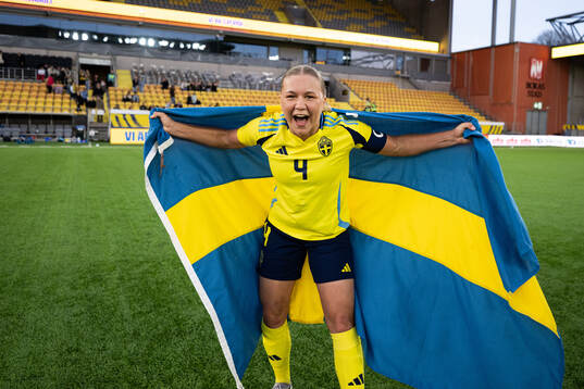 Alice Broman of Sweden celebrates