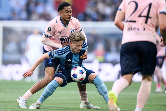 Djurgårdens Matias Siltanen och Malmö FFs  Theodor