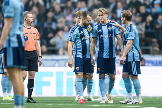 Djurgårdens Oskar Fallenius har ont