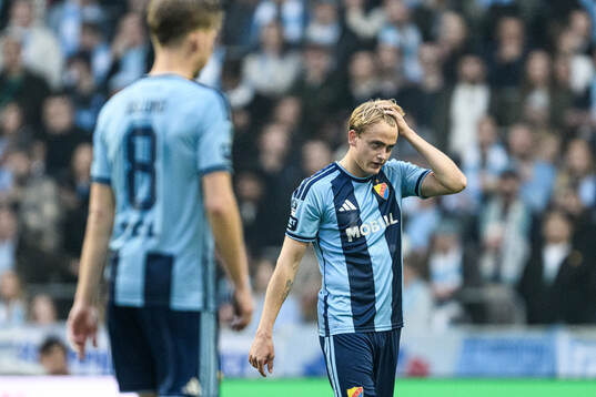 Djurgårdens Oskar Fallenius har ontunder fotbollsmatchen i