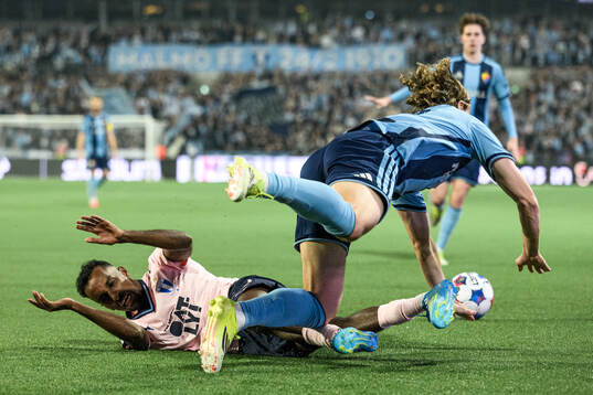 Malmö FFs Taha Ali och Djurgårdens Jeppe Okkels