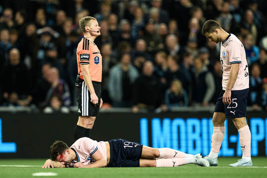 Malmö FFs Colin Rösler har ont