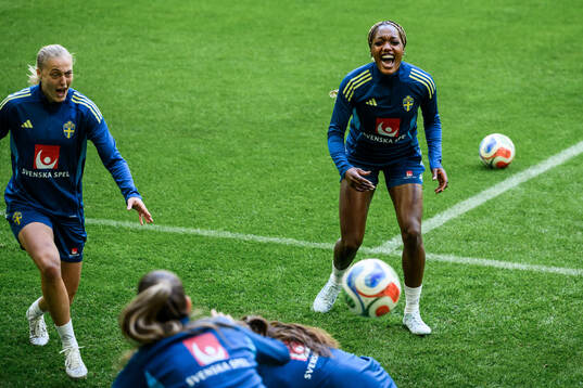 Evelyn Ijeh of the Swedish women's national football team