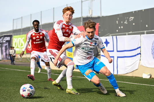 Sandvikens IFs Alan Carleton och IFK Värnamos Carl