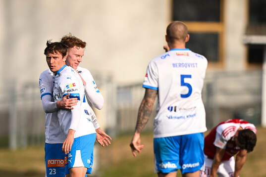 IFK Värnamos Simon Thern jublar