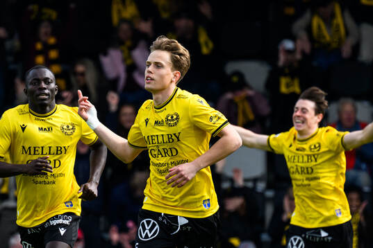 Bläddra bland fler bilder av Fotboll, Allsvenskan, Mjällby - Brommapojkarna