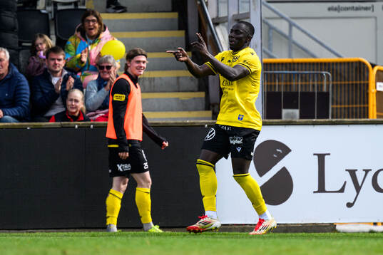 Mjällbys Abdoulie Manneh jublar