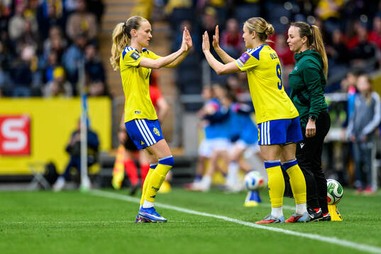 Matilda Vinberg and Beata Olsson of Sweden