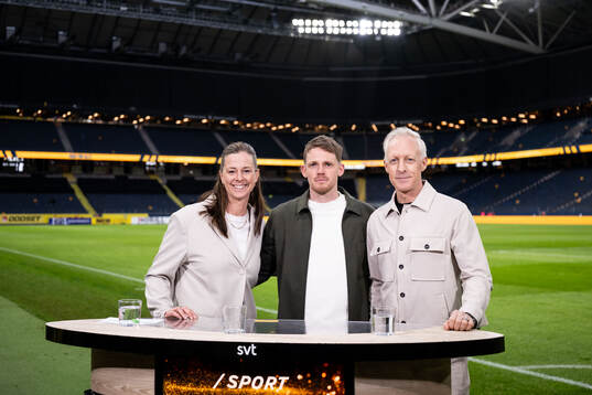 Lotta Schelin, William Strömberg and André Pops pose for