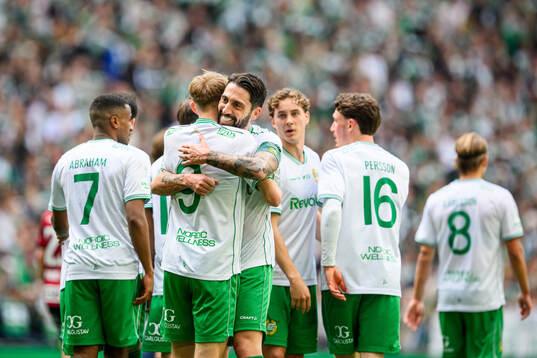 Hammarbys Victor Stange Lind jublar