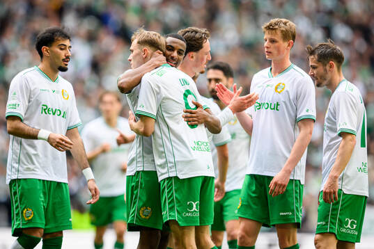 Hammarbys Victor Stange Lind jublar