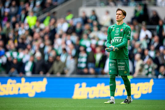 Örgrytes målvakt Hampus Gustafsson deppar