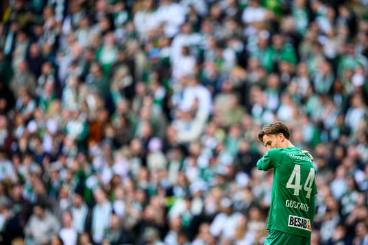 Örgrytes målvakt Hampus Gustafsson deppa