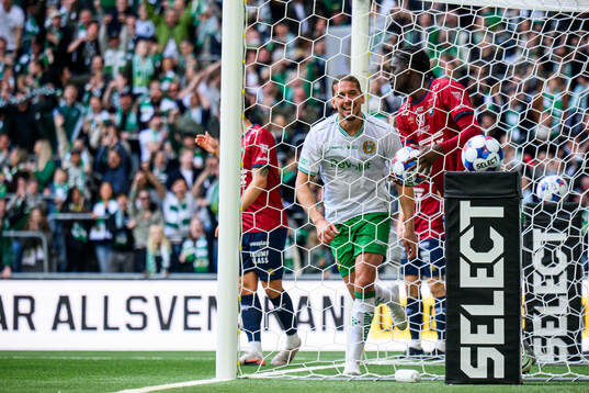 Hammarbys Nikola Vasic jublar