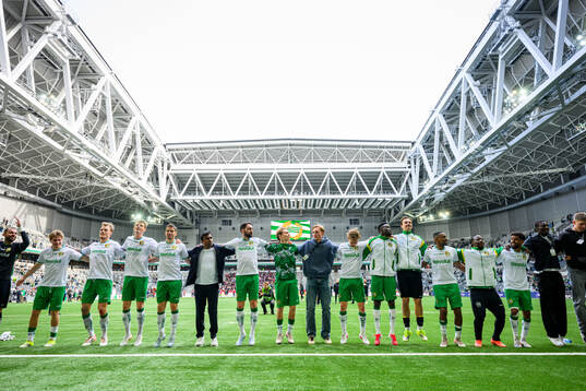 Hammarbys spelare jublar