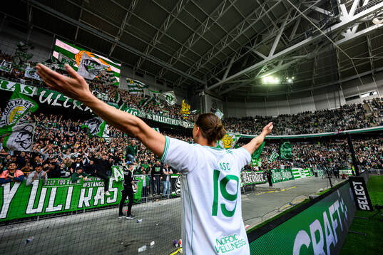 Hammarbys Nikola Vasic jublar