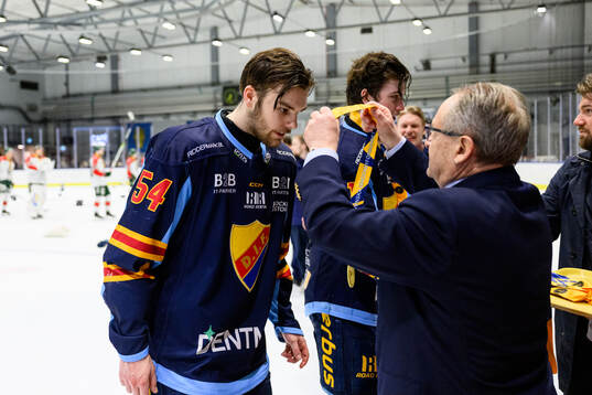 Djurgårdens Isak Jakobsson vid prisutdelningen