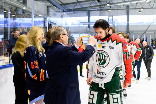 Frölundas Zacharias Käll deppar vid prisutdelningen
