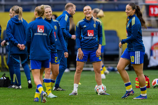 Rebecka Blomqvist, Amanda Nildén and Rosa Kafaji of Sweden