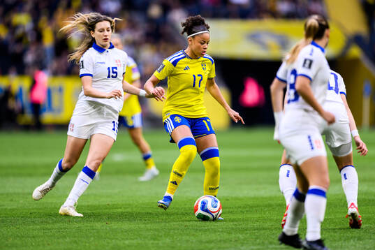 Sofija Sremcevic of Serbia and Felicia Schröder of Sweden