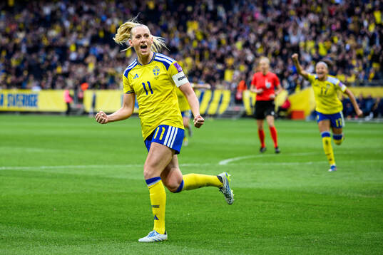 Stina Blackstenius of Sweden celebrates scoring 1-0