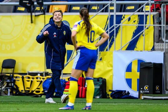 Head coach Tony Gustavsson and Rosa Kafaji of Sweden