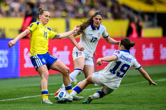 Julia Zigiotti Olme of Sweden and Ana Scepanovic of Serbia
