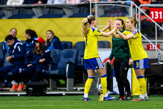 Matilda Vinberg and Beata Olsson of Sweden