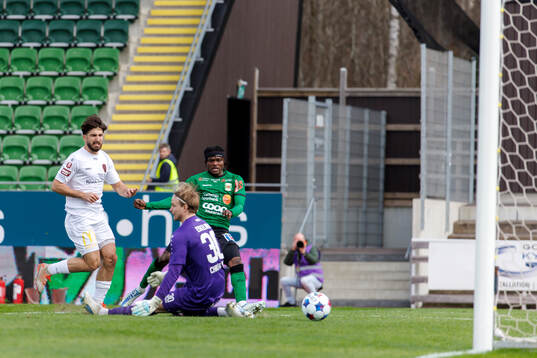 Varbergs Severin Nioule gör 1-0  fotbollsmatchen i