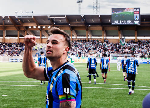 Sirius Henrik Rönnlöf Castegren jublar