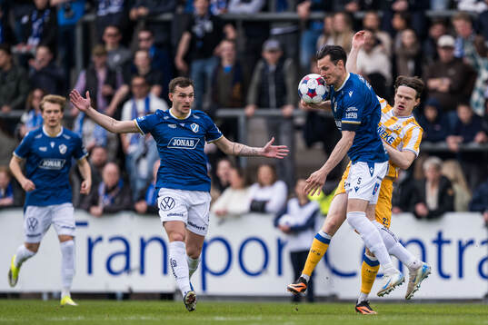 Halmstads Pascal Gregor och IFK Göteborgs Kolbeinn