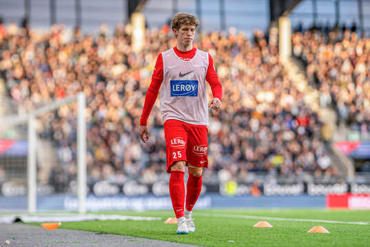 Niklas Jensen Wassberg of Brann warms up